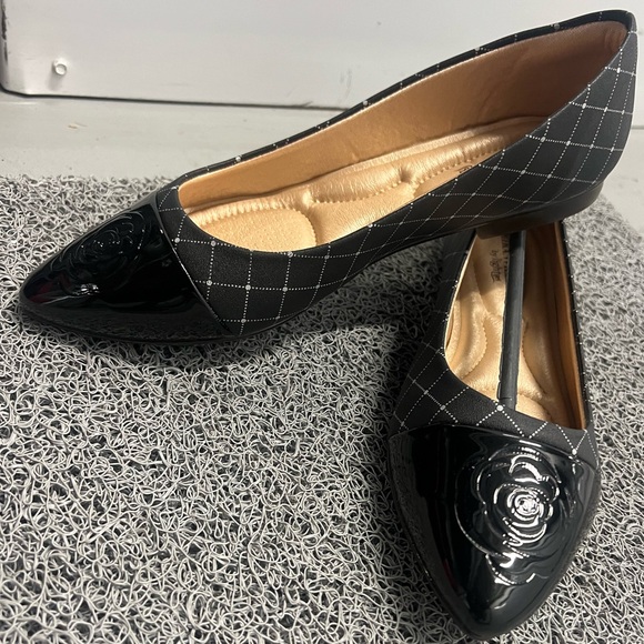 Lady Shoes - Picture 4 of 4